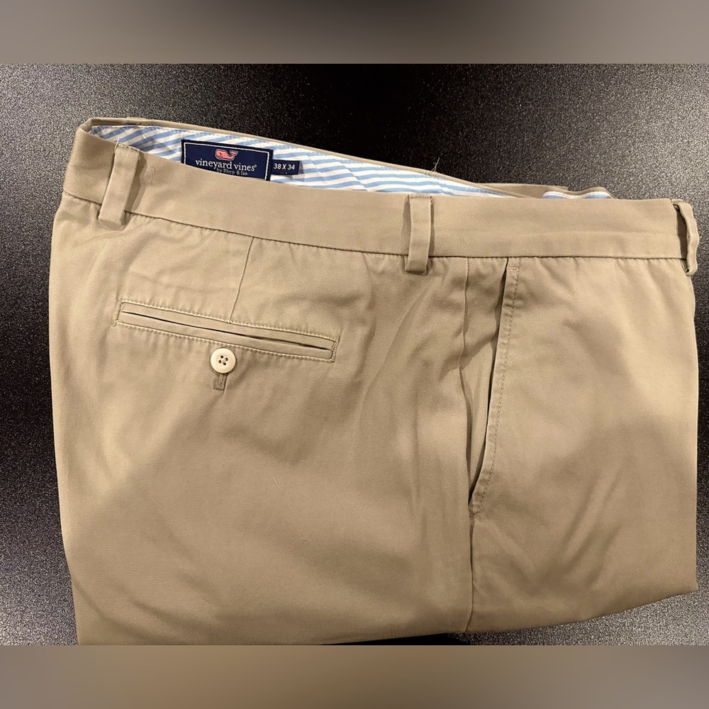 Classic Vineyard Vines Slim Fit Breaker Pant, Khaki.